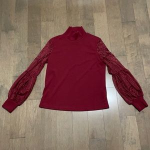 Top with lace on arms